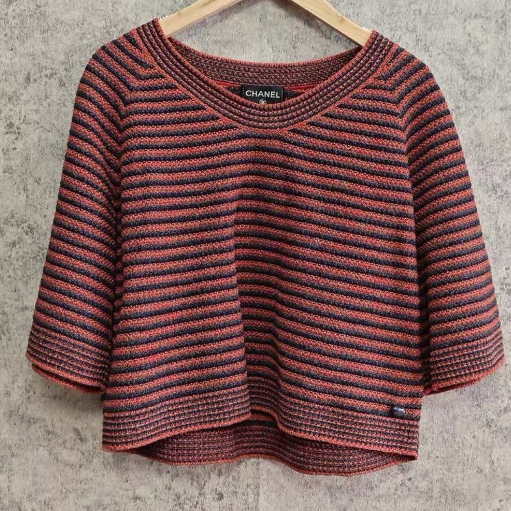 🚩steal authentic CHANEL Red and Black Knit Top